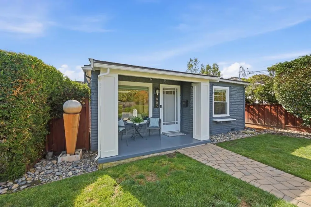 1005 Hall Street San Carlos, CA 94070