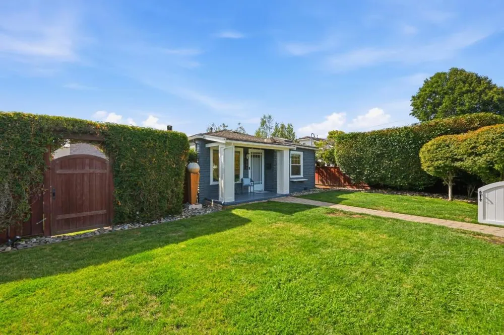 1005 Hall Street San Carlos, CA 94070