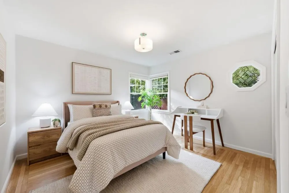 1005 Hall Street San Carlos, CA 94070