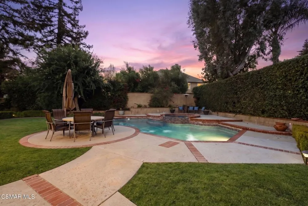 5765 Ridgebrook Drive Agoura Hills, CA 91301