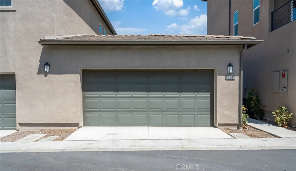 174 Sash Irvine, CA 92618