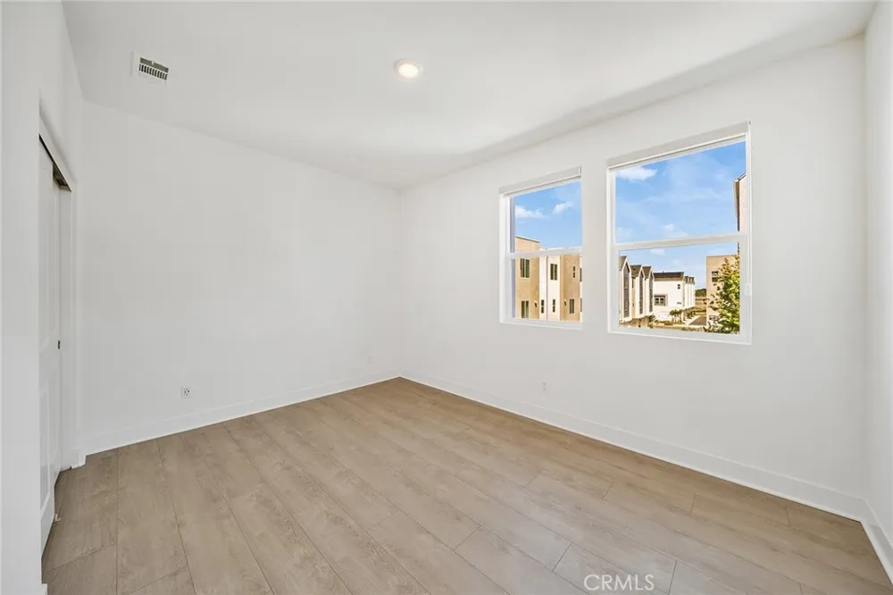 174 Sash Irvine, CA 92618