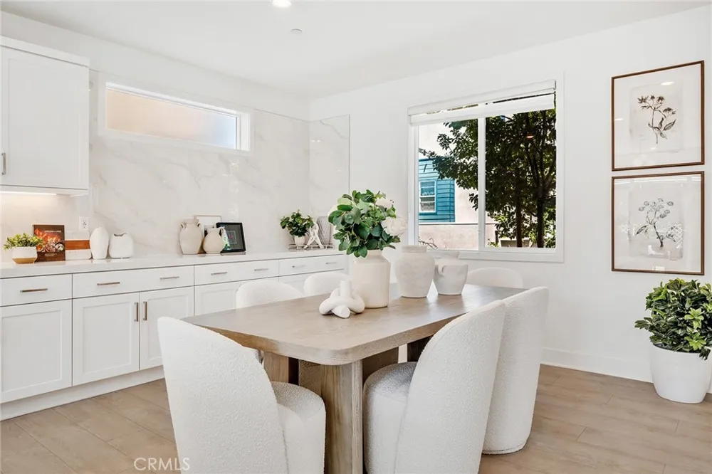 174 Sash Irvine, CA 92618