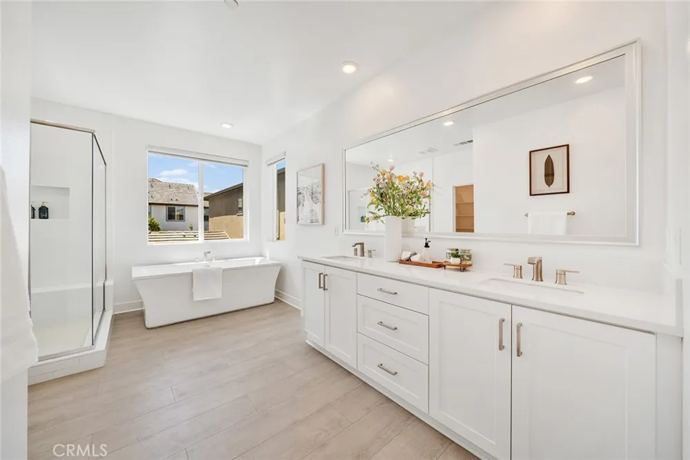 174 Sash Irvine, CA 92618