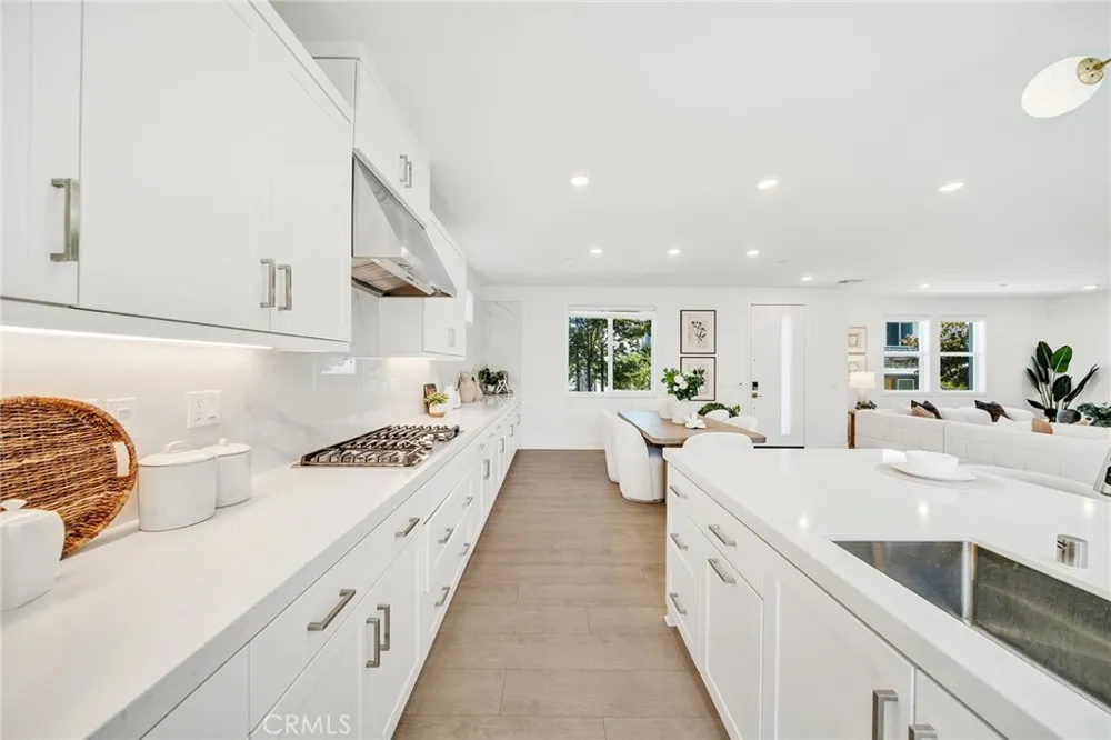 174 Sash Irvine, CA 92618