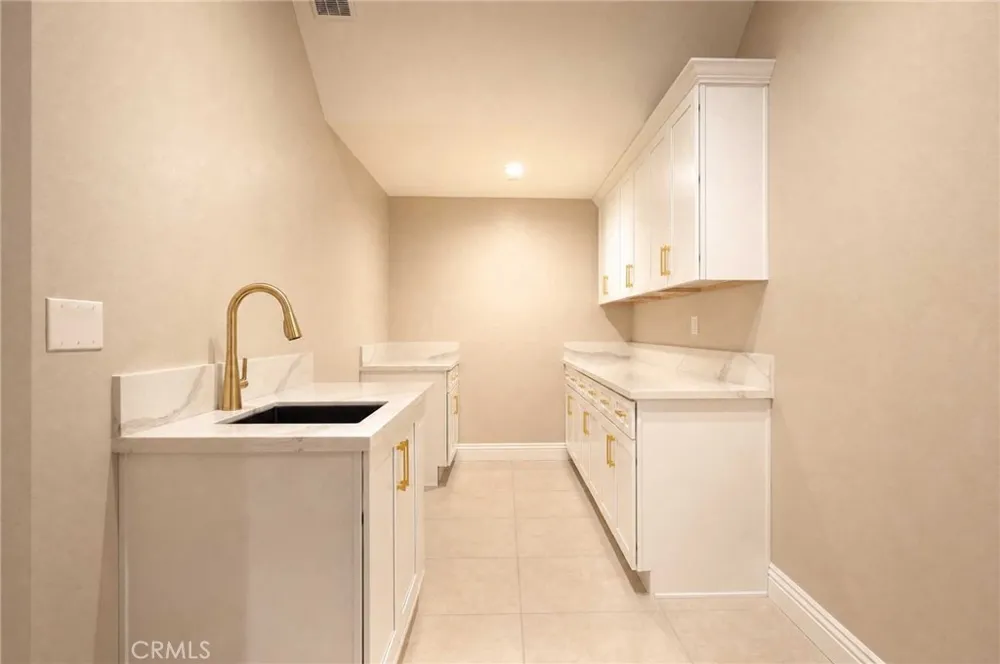 17190 Small Canyon Lane Riverside, CA 92506