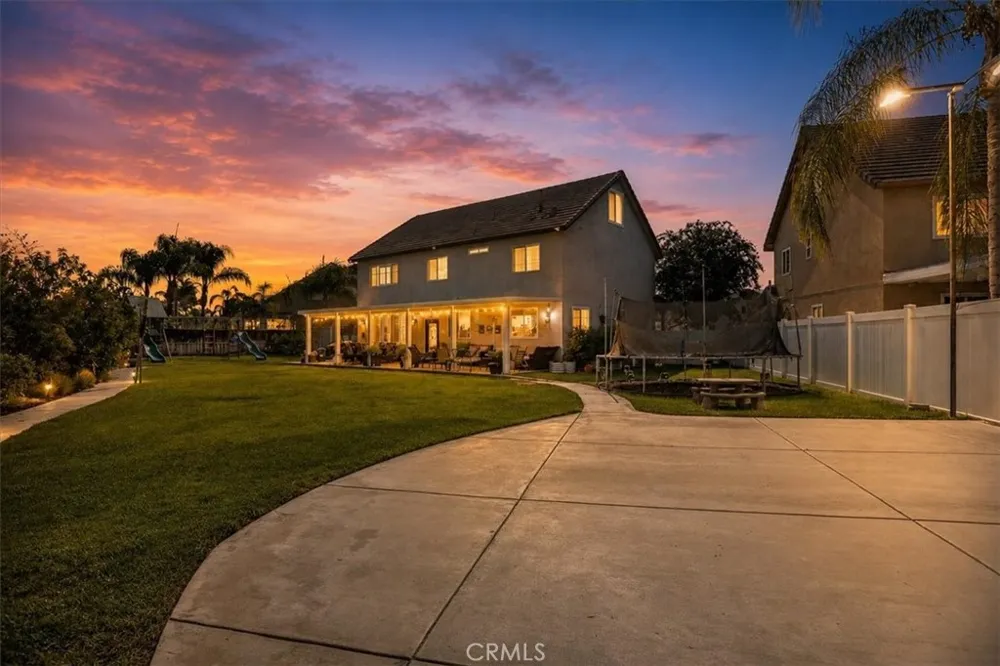 19302 De Marco Riverside, CA 92508