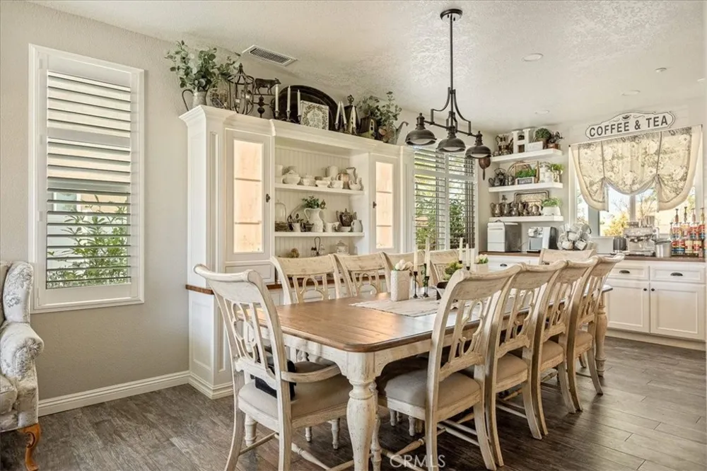 19302 De Marco Riverside, CA 92508