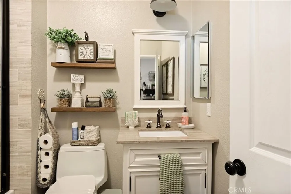 19302 De Marco Riverside, CA 92508