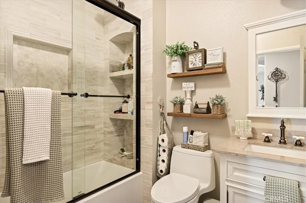 19302 De Marco Riverside, CA 92508