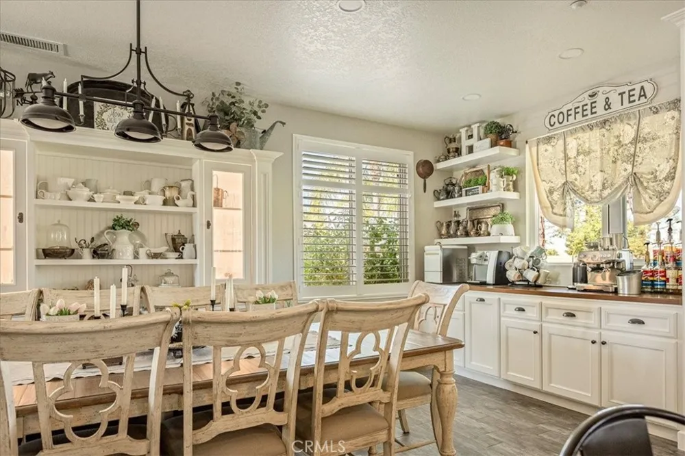 19302 De Marco Riverside, CA 92508