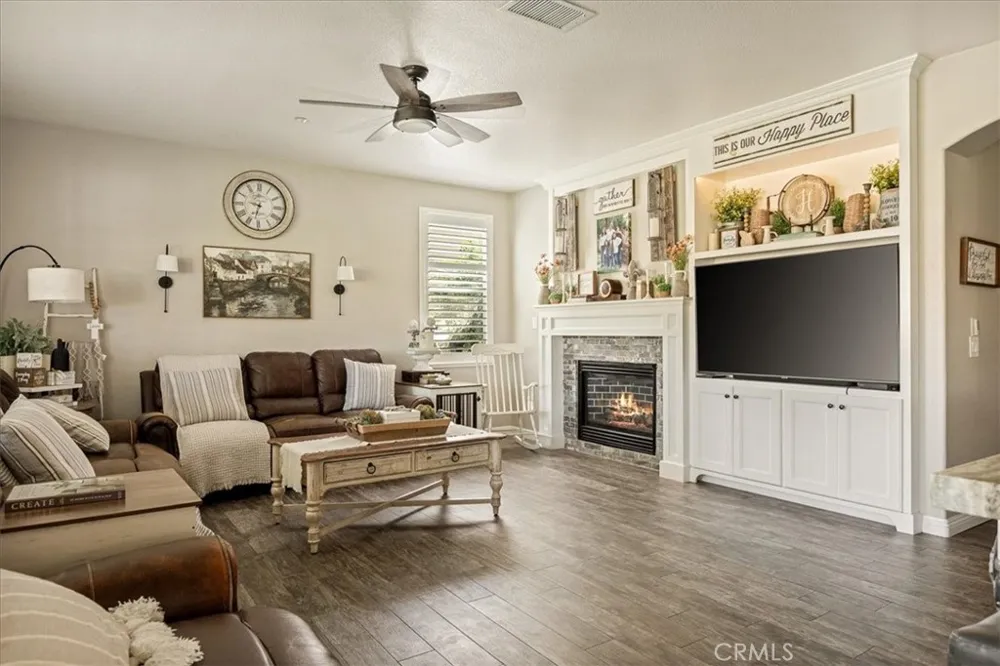 19302 De Marco Riverside, CA 92508