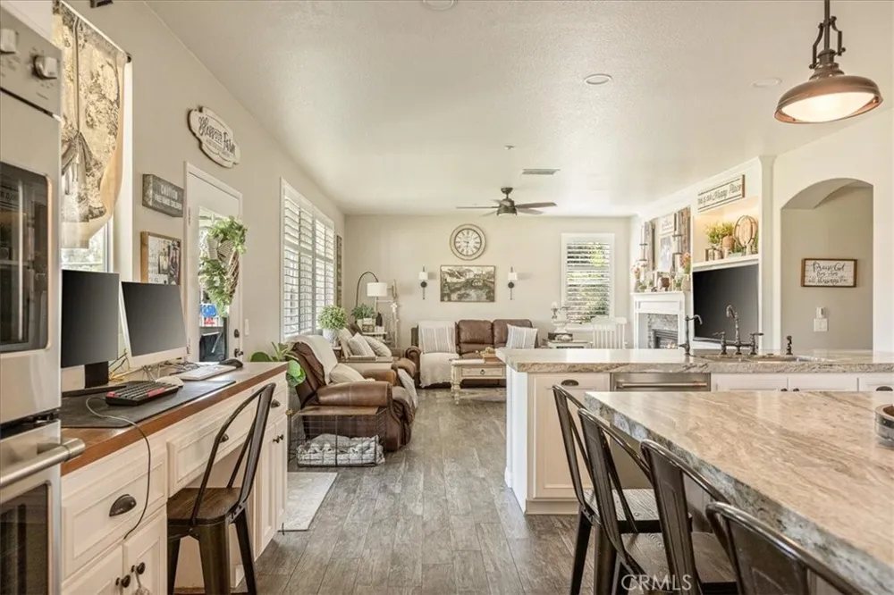 19302 De Marco Riverside, CA 92508