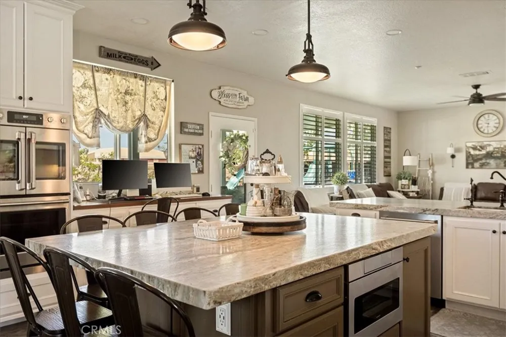 19302 De Marco Riverside, CA 92508
