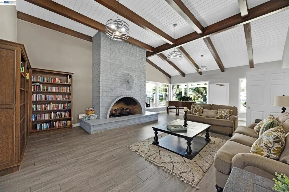 2061 Dalis Drive Concord, CA 94520
