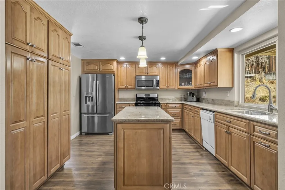 1528 Lori Court Redlands, CA 92374