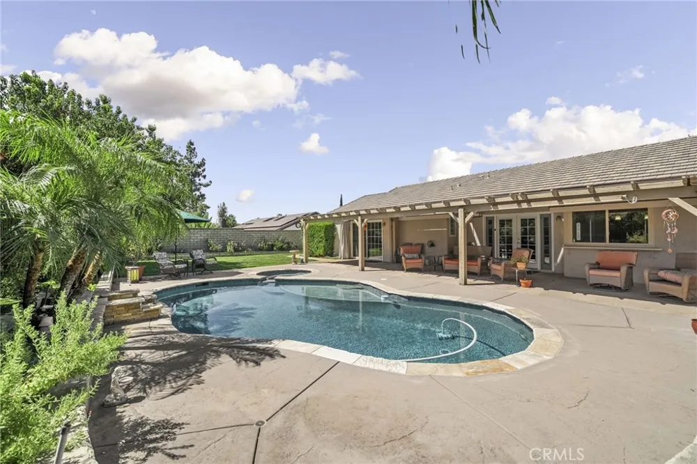1528 Lori Court Redlands, CA 92374