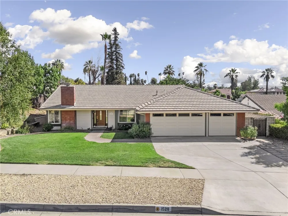 1528 Lori Court Redlands, CA 92374