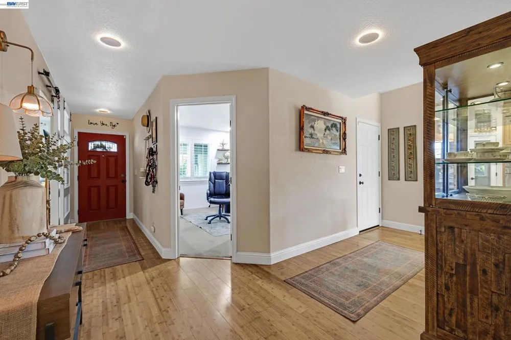 34515 Bentley Ct Fremont, CA 94555