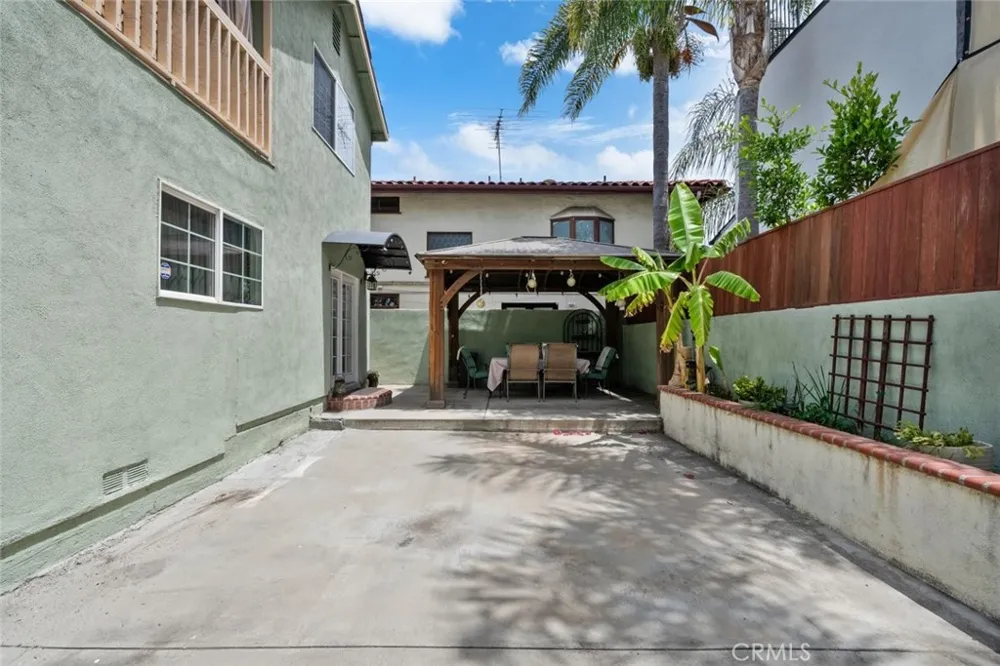 13934 Magnolia Boulevard Sherman Oaks, CA 91423