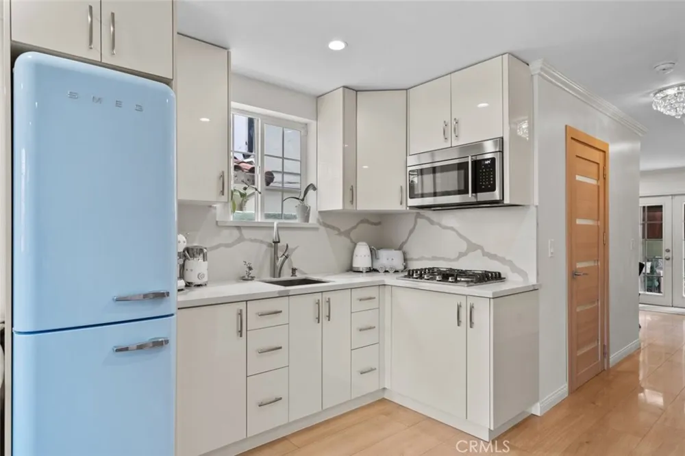 13934 Magnolia Boulevard Sherman Oaks, CA 91423