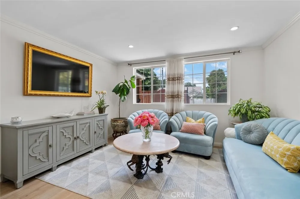 13934 Magnolia Boulevard Sherman Oaks, CA 91423