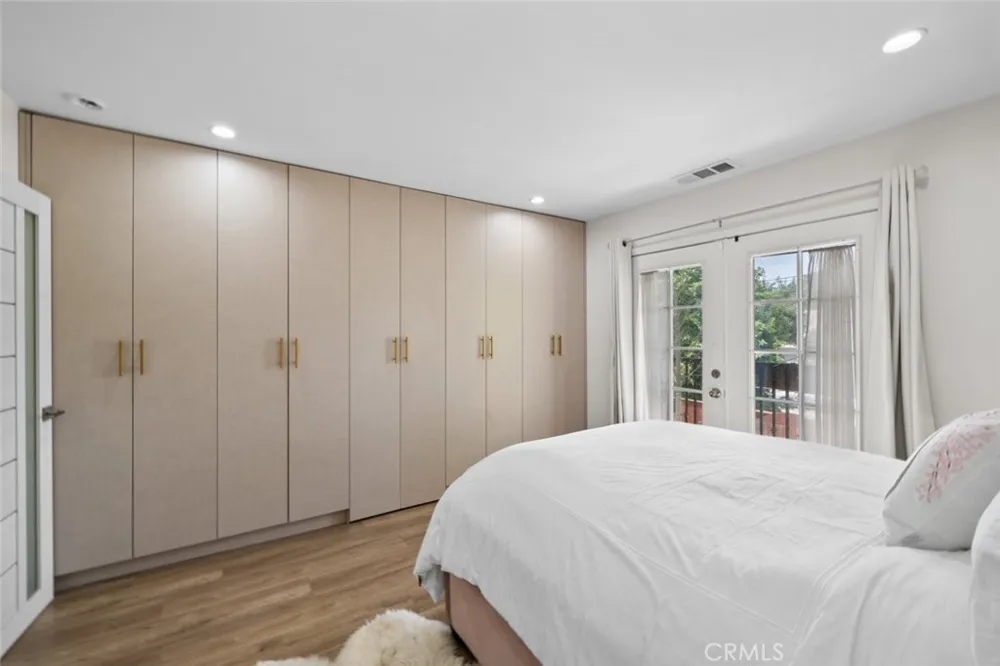 13934 Magnolia Boulevard Sherman Oaks, CA 91423