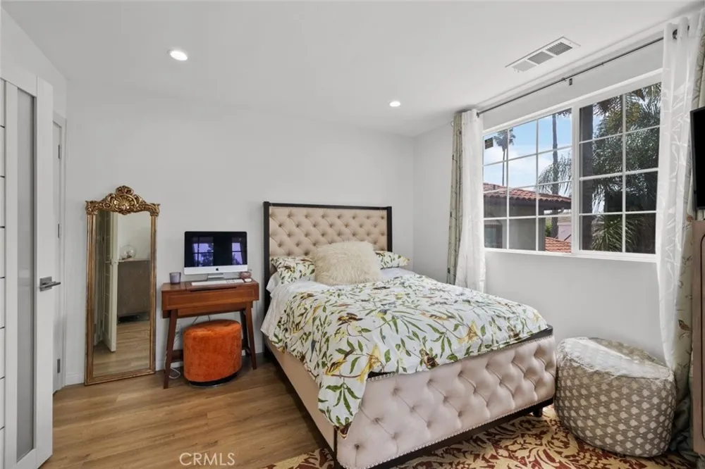 13934 Magnolia Boulevard Sherman Oaks, CA 91423