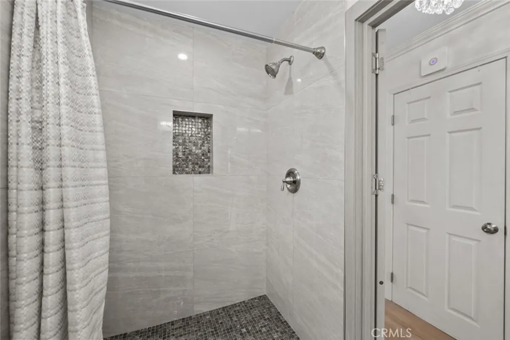 13934 Magnolia Boulevard Sherman Oaks, CA 91423