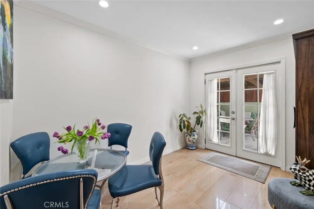 13934 Magnolia Boulevard Sherman Oaks, CA 91423