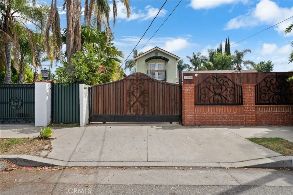 13934 Magnolia Boulevard Sherman Oaks, CA 91423