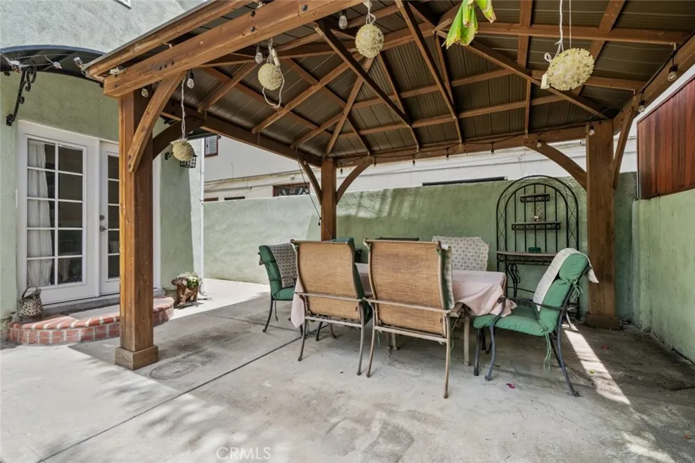 13934 Magnolia Boulevard Sherman Oaks, CA 91423
