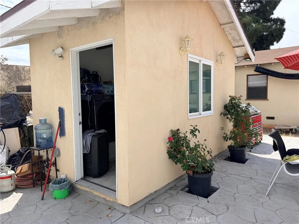 10971 Roscoe Sun Valley, CA 91352