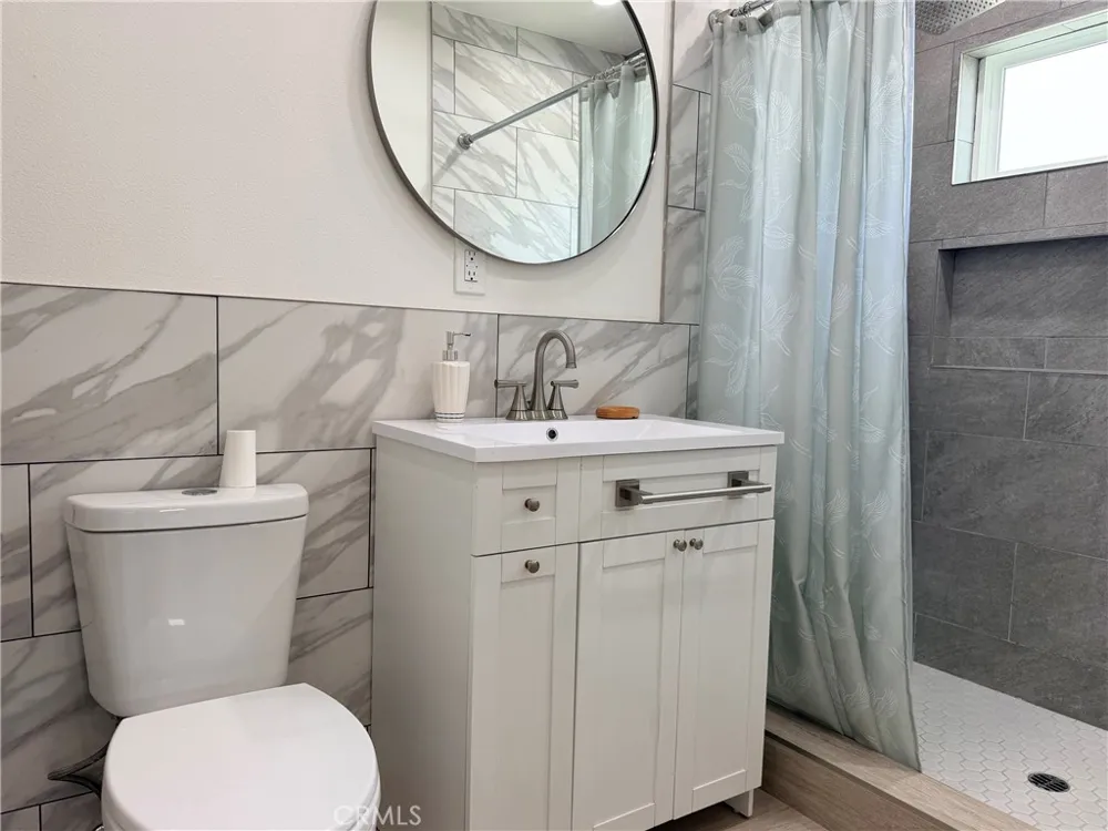10971 Roscoe Sun Valley, CA 91352