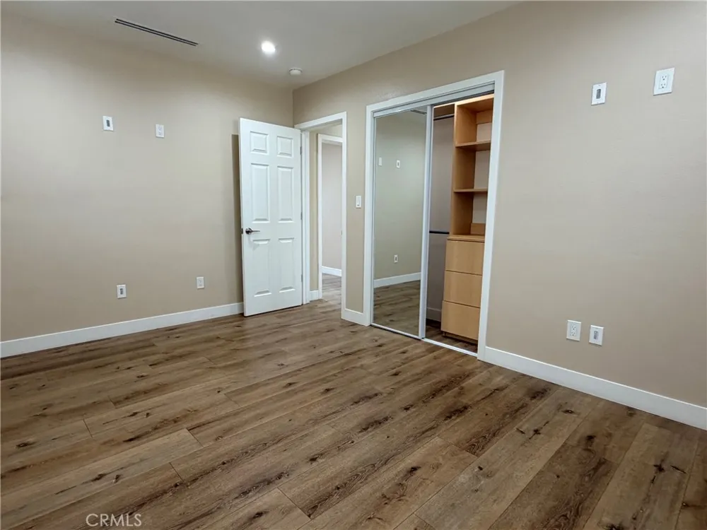 10971 Roscoe Sun Valley, CA 91352