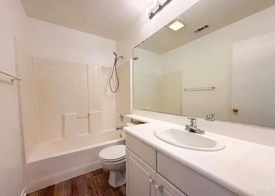 39180 Anchor Bay #1 Murrieta, CA 92563