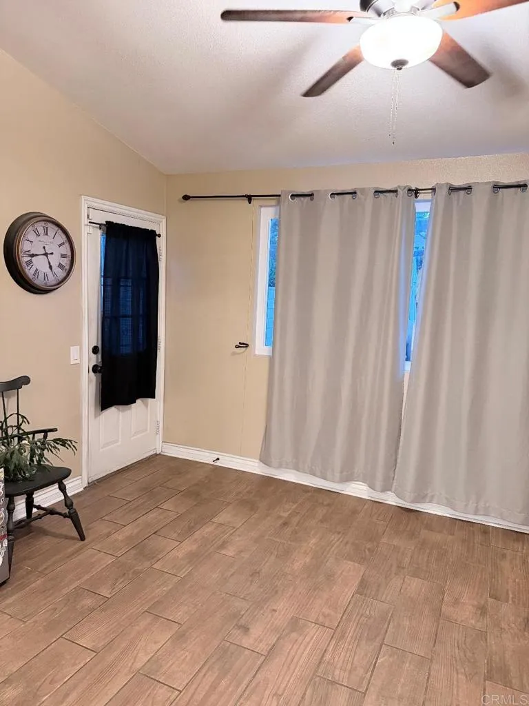 6986 Mountain Avenue Highland, CA 92346
