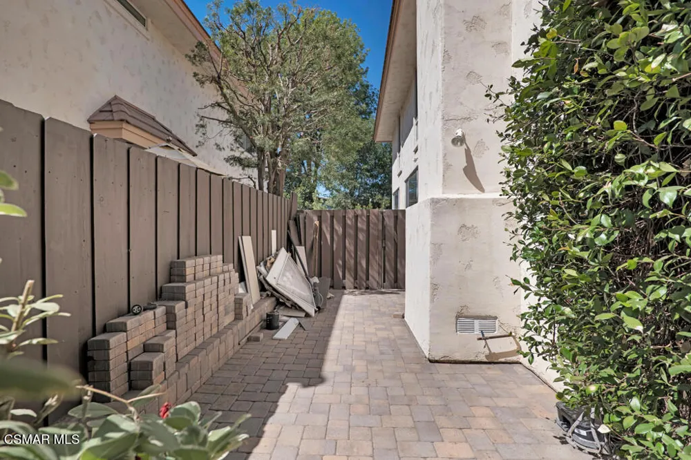 23767 Burbank Boulevard Woodland Hills, CA 91367