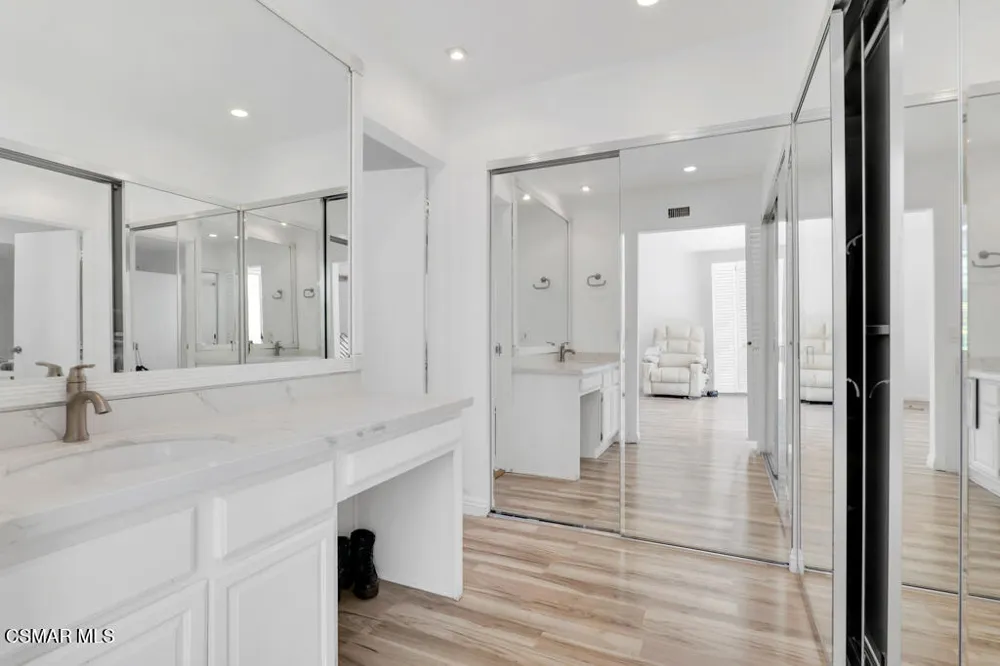 23767 Burbank Boulevard Woodland Hills, CA 91367