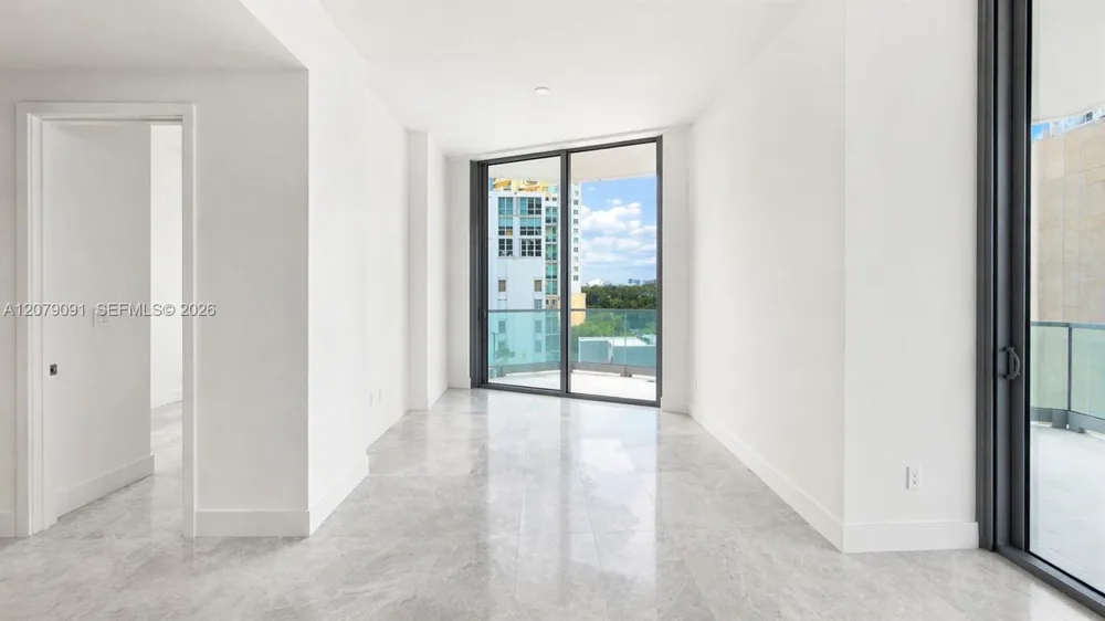 175 SE 25th rd #504 Miami, FL 33131