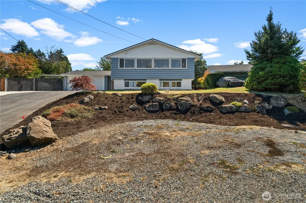 4019 Robin Road W University Place, WA 98466