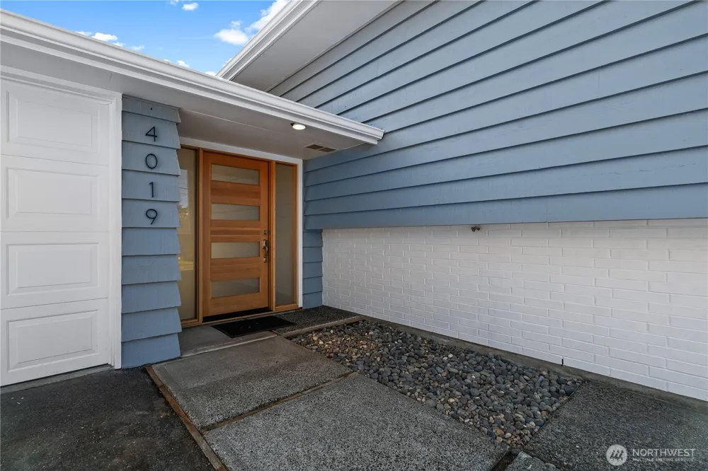 4019 Robin Road W University Place, WA 98466