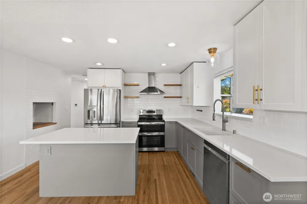 4019 Robin Road W University Place, WA 98466