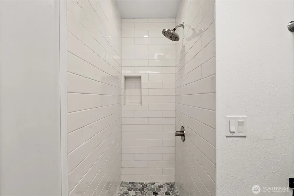 4019 Robin Road W University Place, WA 98466