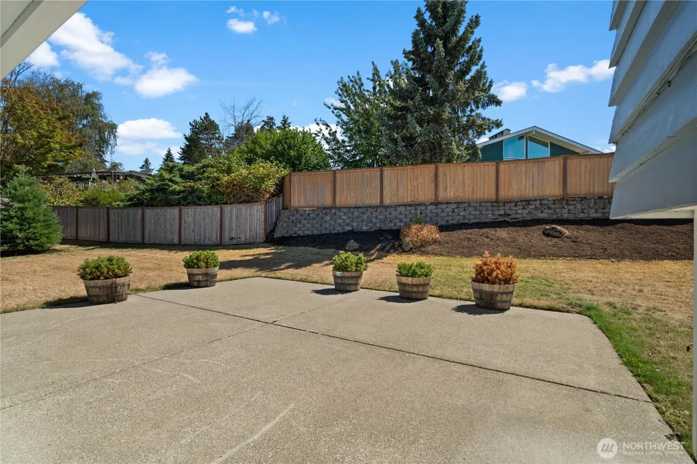 4019 Robin Road W University Place, WA 98466