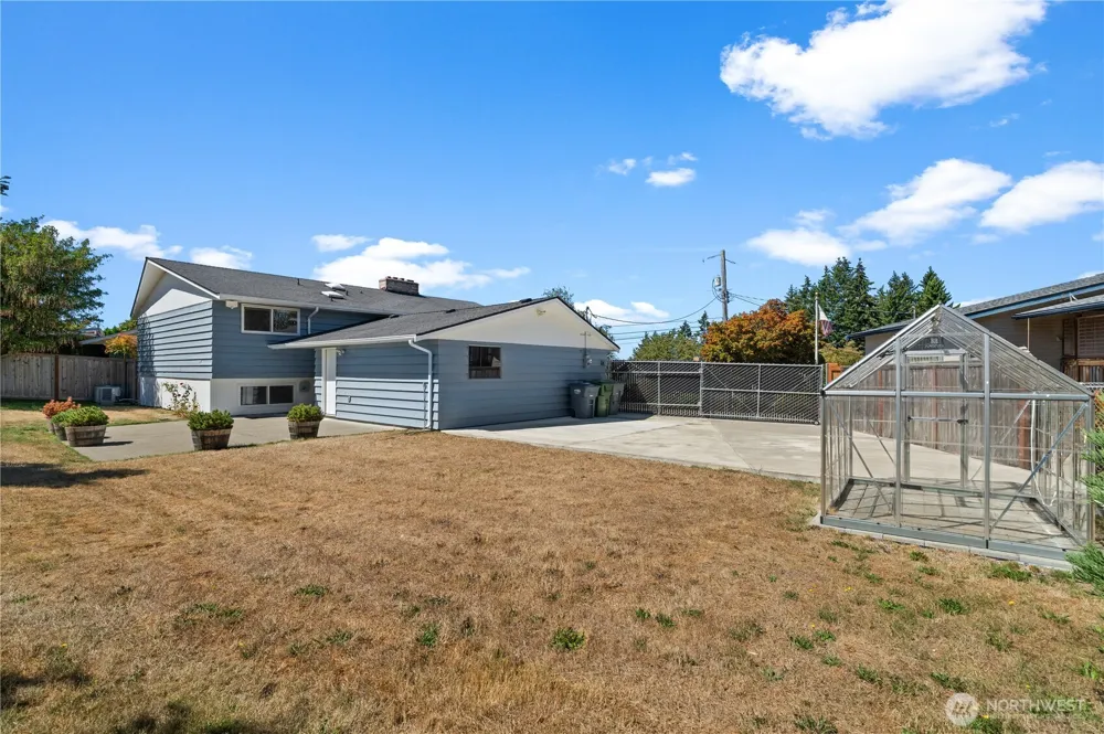 4019 Robin Road W University Place, WA 98466