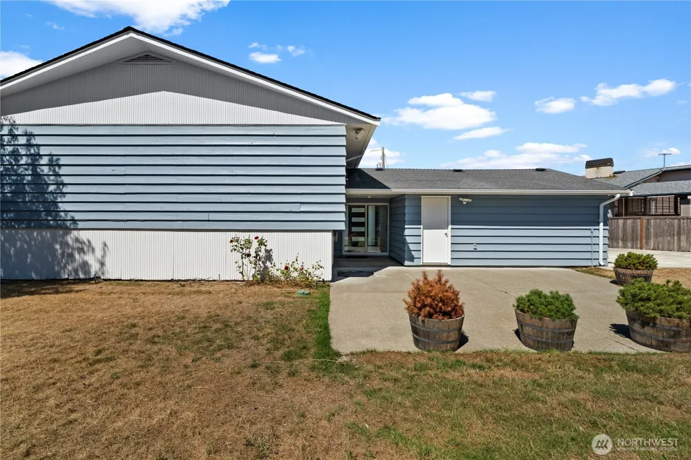 4019 Robin Road W University Place, WA 98466