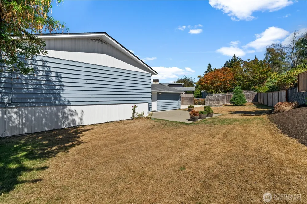 4019 Robin Road W University Place, WA 98466