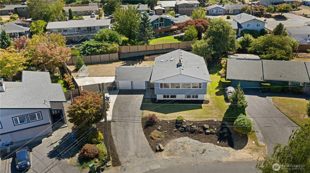 4019 Robin Road W University Place, WA 98466