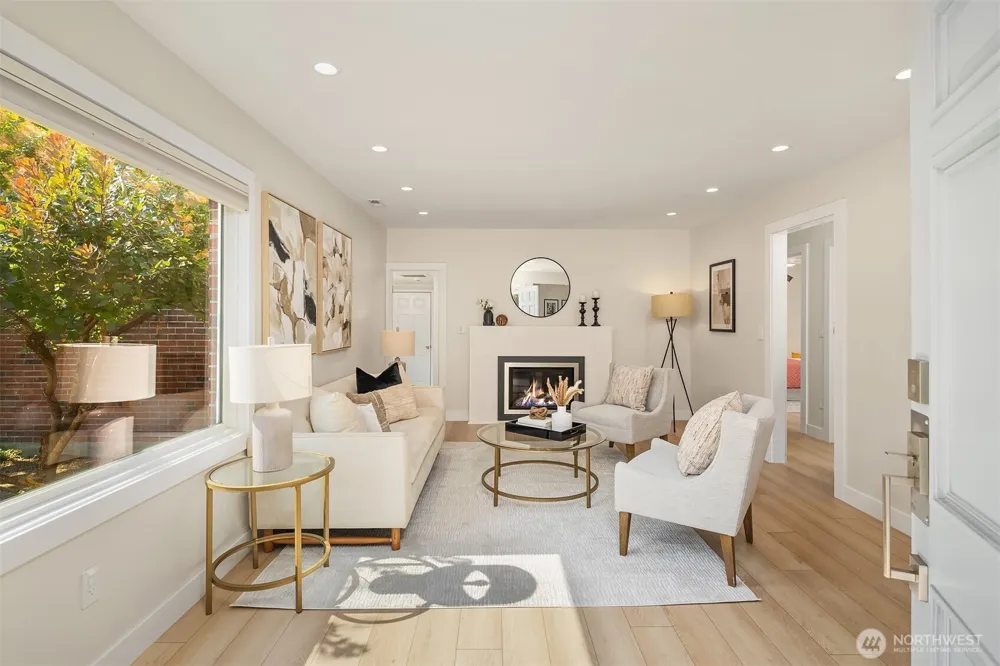 11056 Goodwin Way NE Seattle, WA 98125